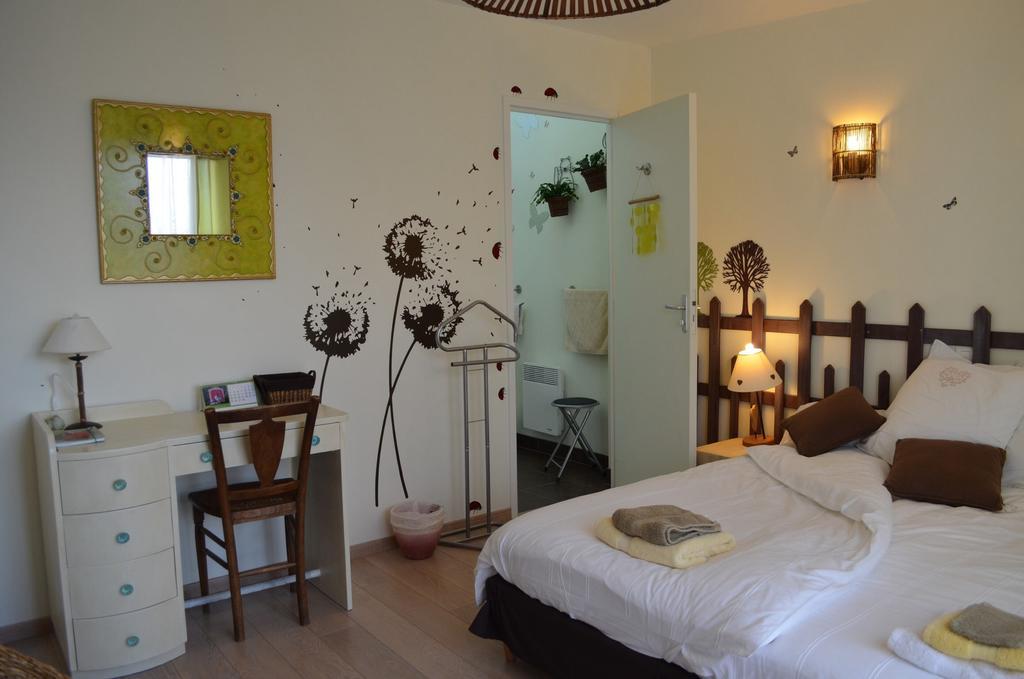 Couette Et Cafe Creme Bed & Breakfast Le Coudray Ruang foto